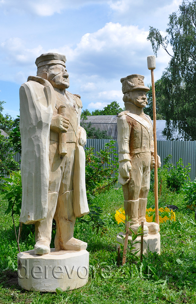 Пушкарь и Кутузов. Деревянные скульптуры