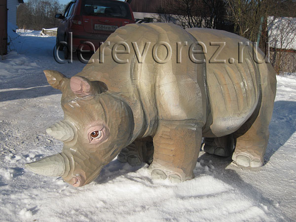 Носорог деревянная скульптура