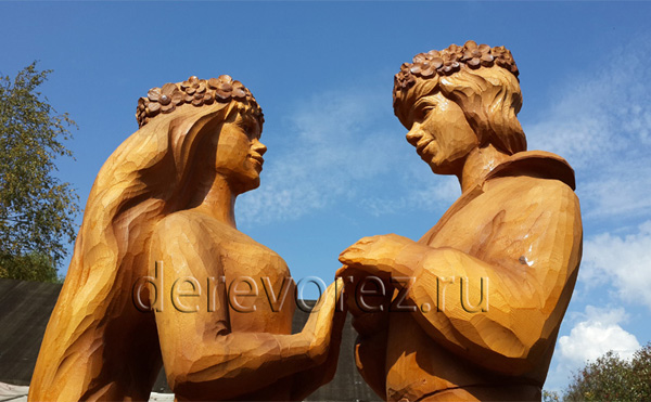  Влюблённая пара. Скульптуры из дерева