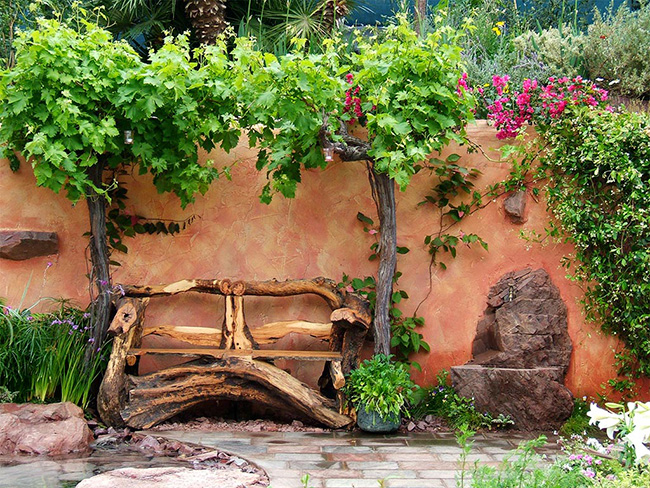 Интересная идея садовой мебели